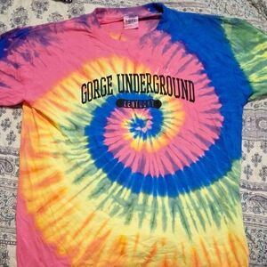 Underground Colorful Swirl Tee 21 Inches Pit To Pit. Doesnt Fit Like A XL